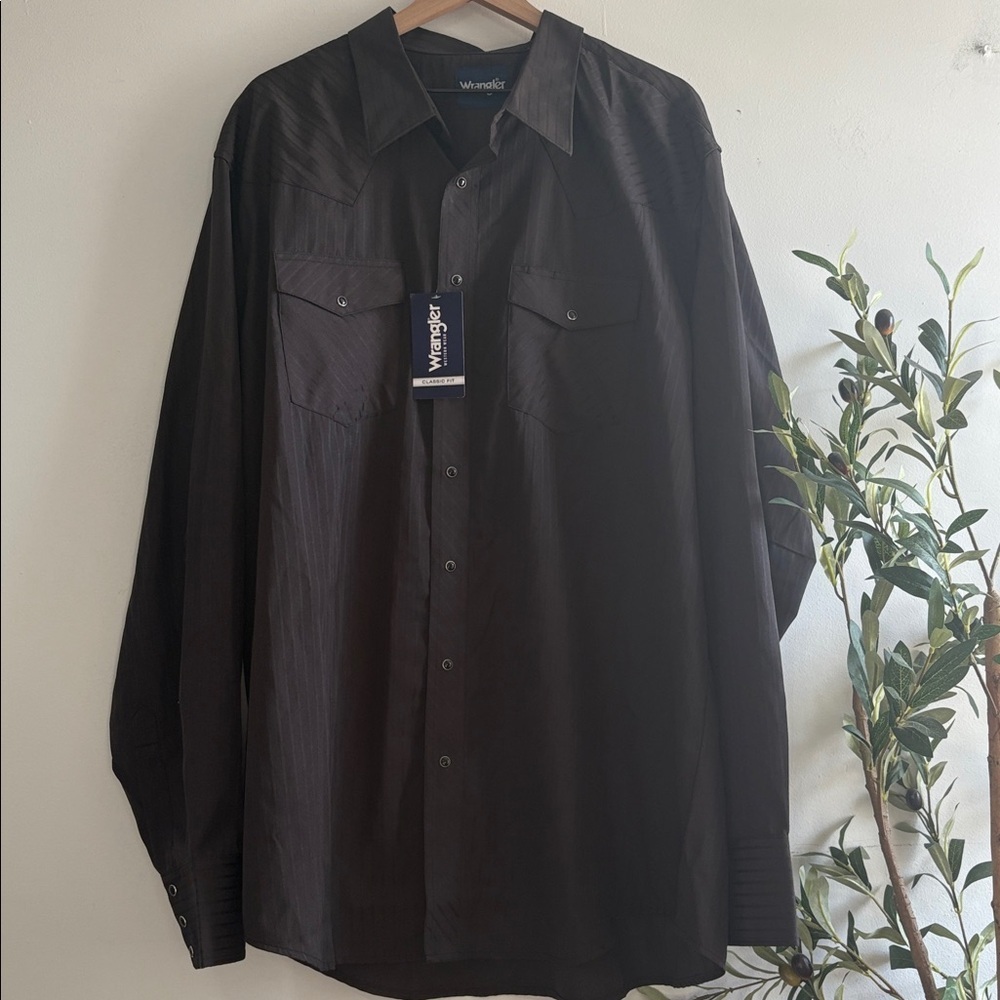 Wrangler Dark Button-Up Shirt